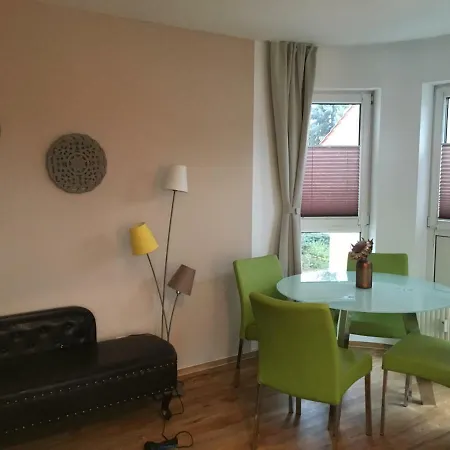 4 Brunnenstrasse Apartment *